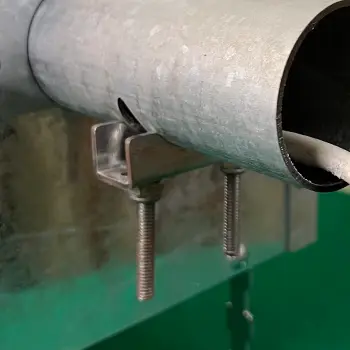 Trava-fios exclusivo com gancho em U interno